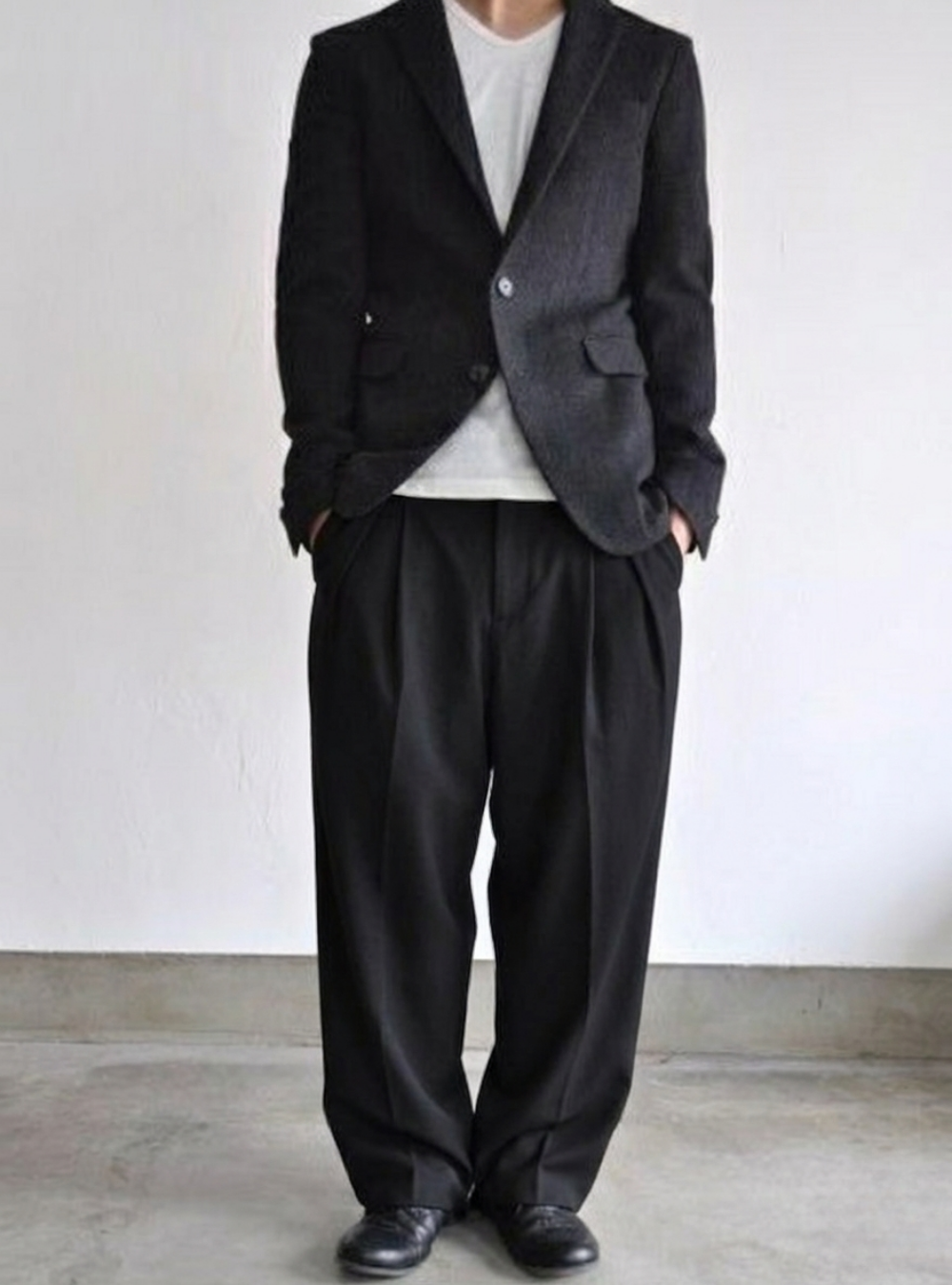 Architectural Wide-Leg Noir Trousers｜BM-B-139