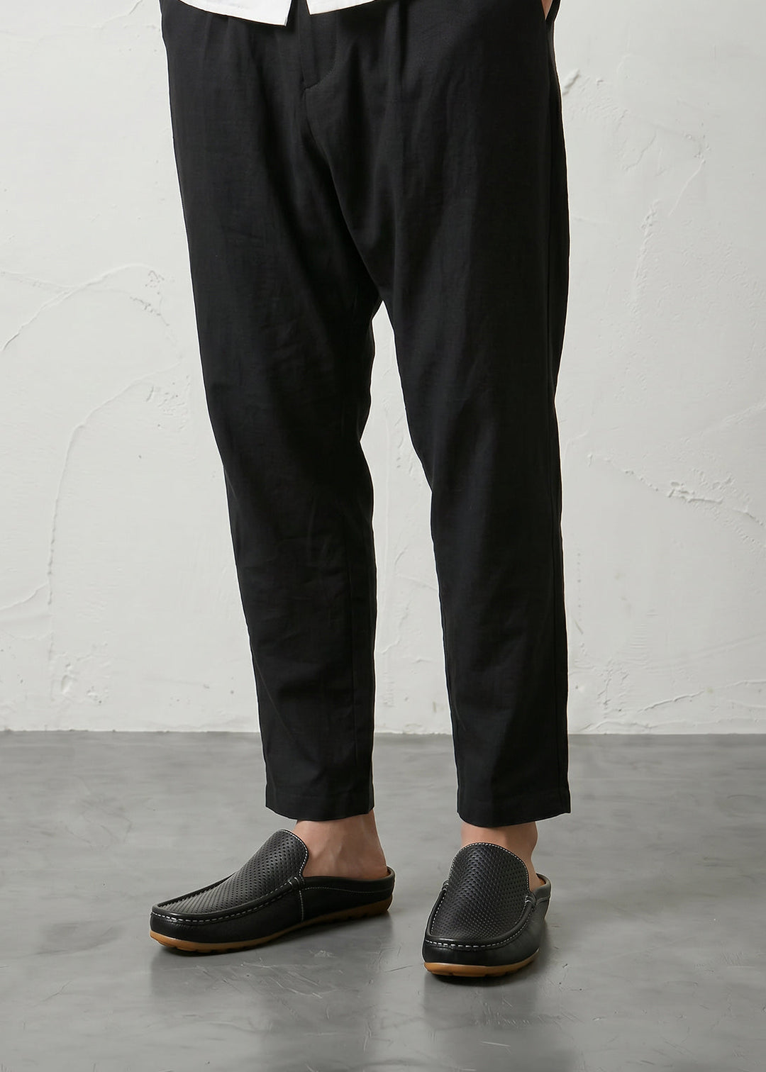 Noir Closed-Toe Mules Leather Sandals｜BM-SH-24