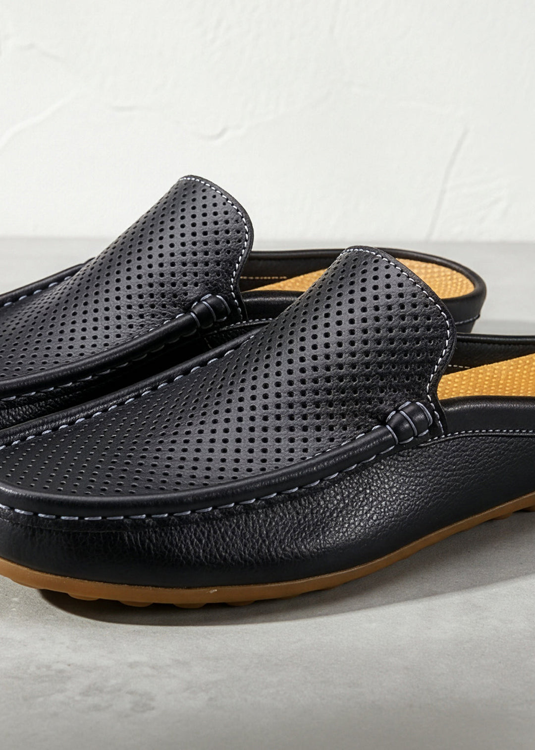 Noir Closed-Toe Mules Leather Sandals｜BM-SH-24