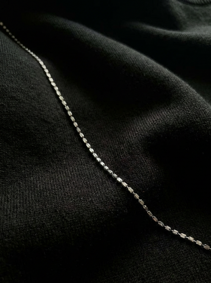 Minimal Line Embroidery Crewneck｜BM-T-120