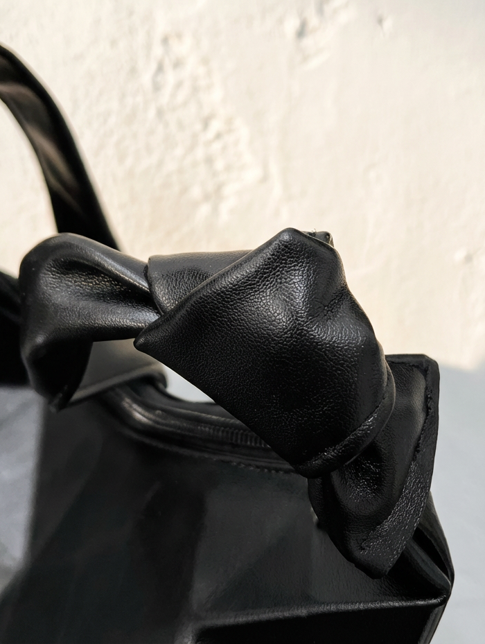 3D Sculpted Matte Black Shoulder Bag｜BM-OT-17